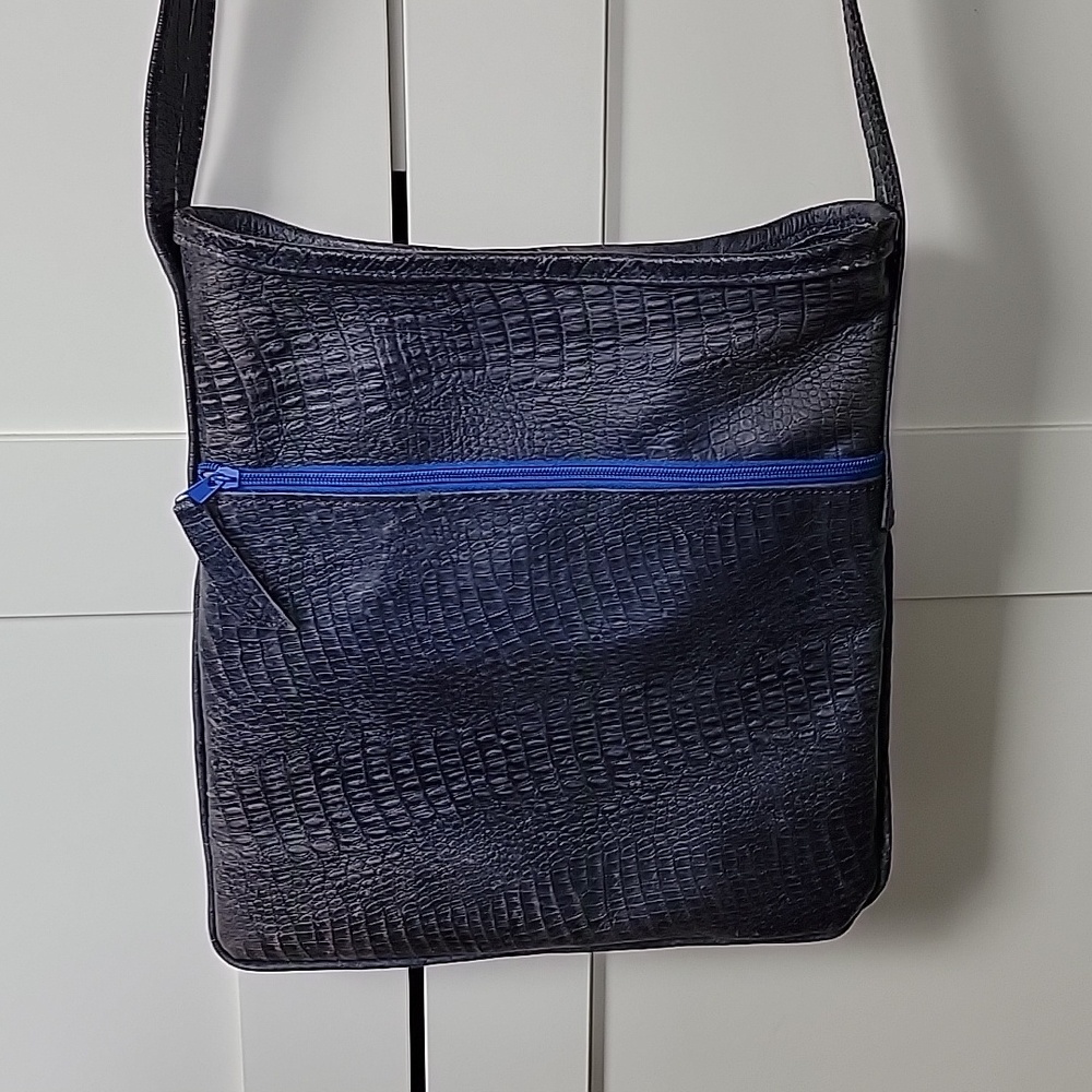 Leather purse blue